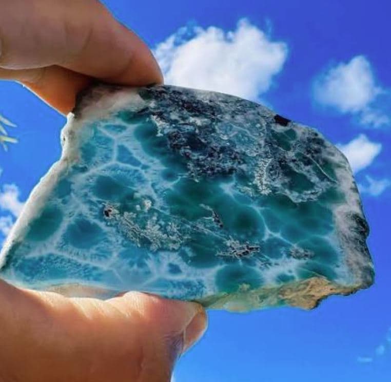 ¿Por qué el larimar es una piedra única de República Dominicana que ha conquistado el mercado internacional?