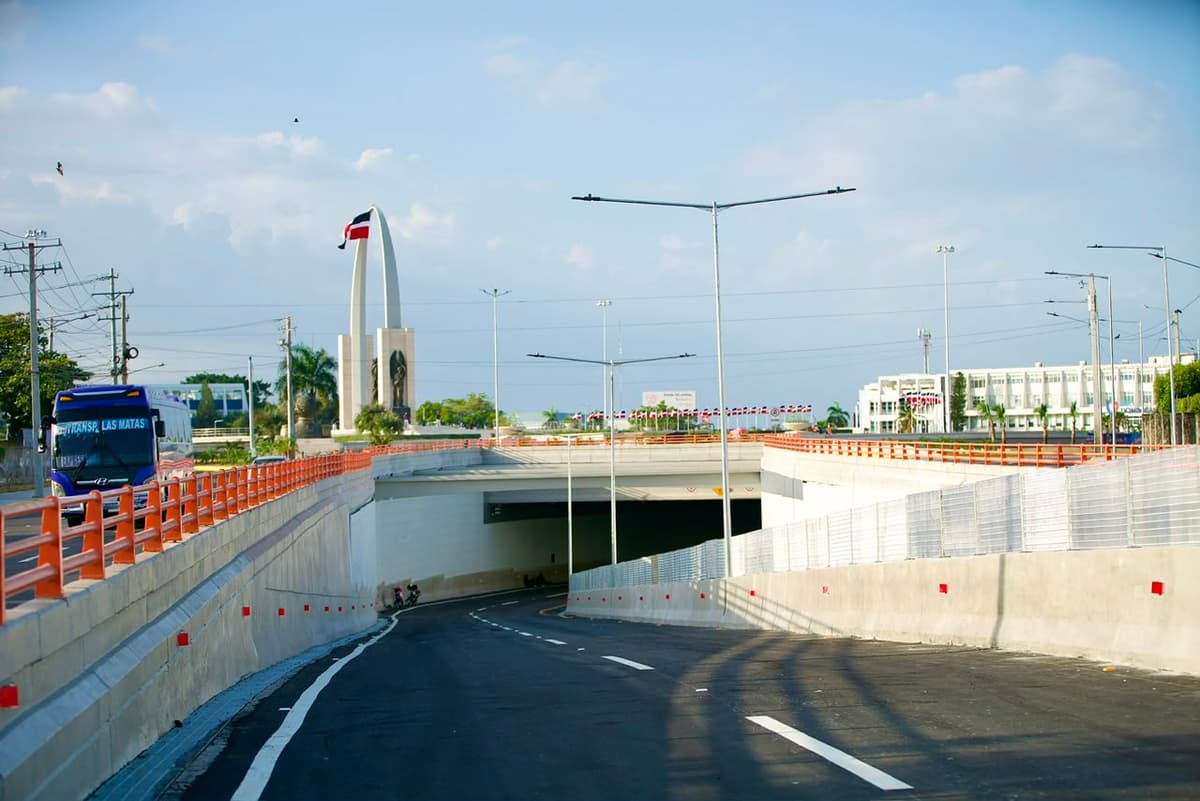 Nuevo túnel de la Plaza de la Bandera agiliza el tránsito en su primer día de operaciones