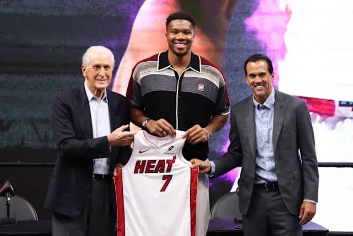 Los Miami Heat presentan Antetokounmpo y confían en reunirlo con LeBron James