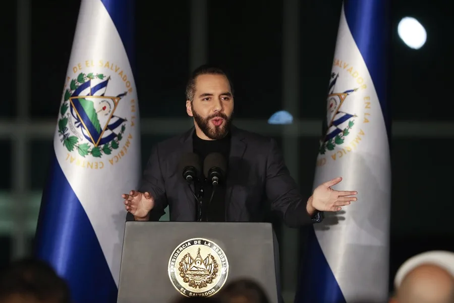Nayib Bukele, que busca su tercer mandato, defiende la reelección indefinida en El Salvador