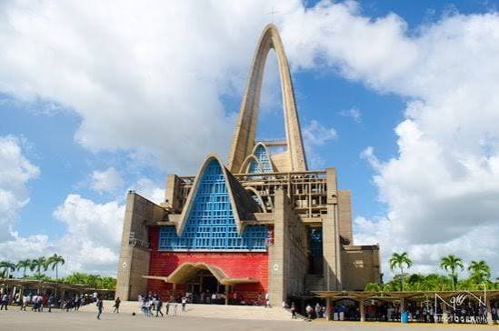 ¿Qué personaje y lugares emblemáticos están en el nuevo pasaporte dominicano?