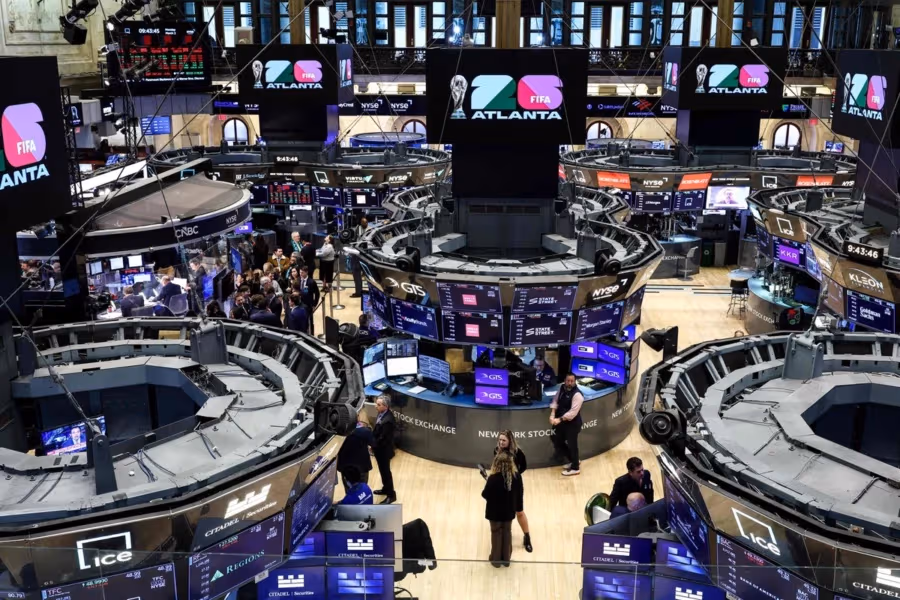 Wall Street cierra con pérdidas semanales por el vaivén tecnológico y la escalada con Irán
