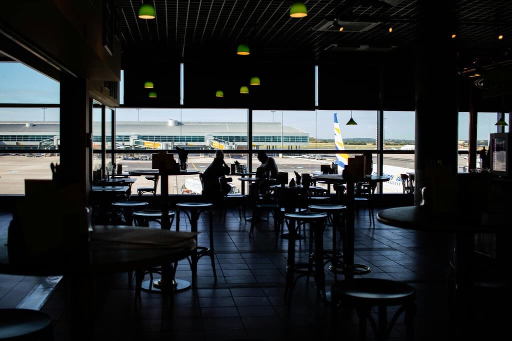 Los españoles están viajando más que nunca. Por eso los nuevos restaurantes de moda son las estaciones de servicio y los aeropuertos