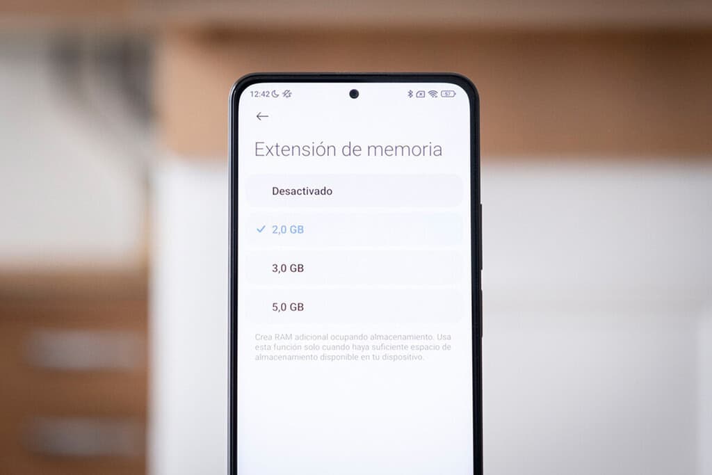 El truco de la RAM virtual en los móviles baratos: por qué 4 GB + 4 GB extra nunca funcionarán como 8 GB reales