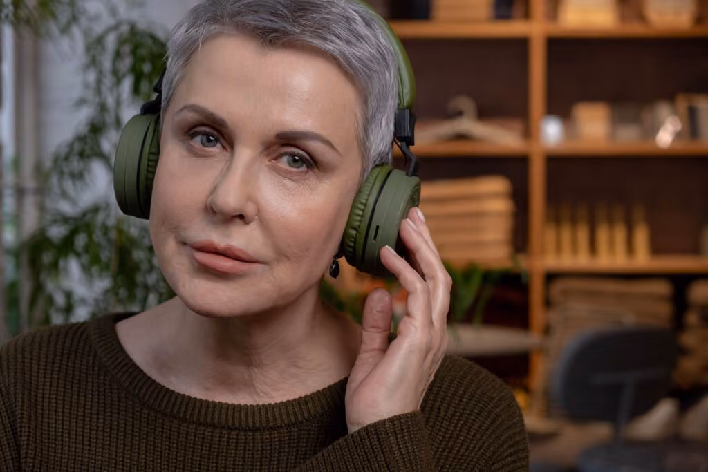 El mito de los auriculares inalámbricos y la radiación: por qué compararlos con un microondas no tiene ningún sentido