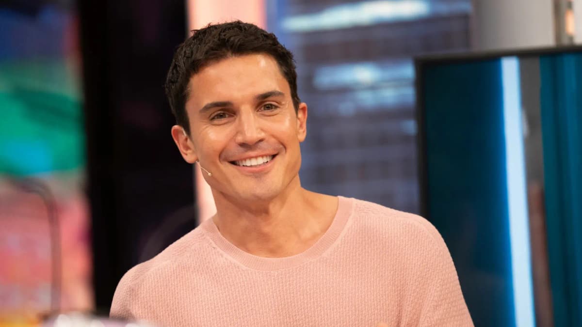 Álex González cumple 46 años enamorado de la 'influencer' Carlas Virgós: "Eres un regalo y mi compañero de aventuras"