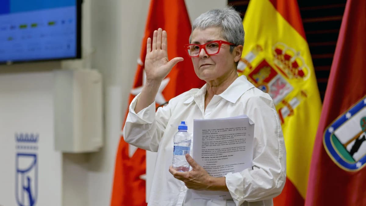 La Asociación de Librerías de Madrid pide "respeto y prudencia" ante el cese de Eva Orúe, quien ha recibido una oleada de apoyos