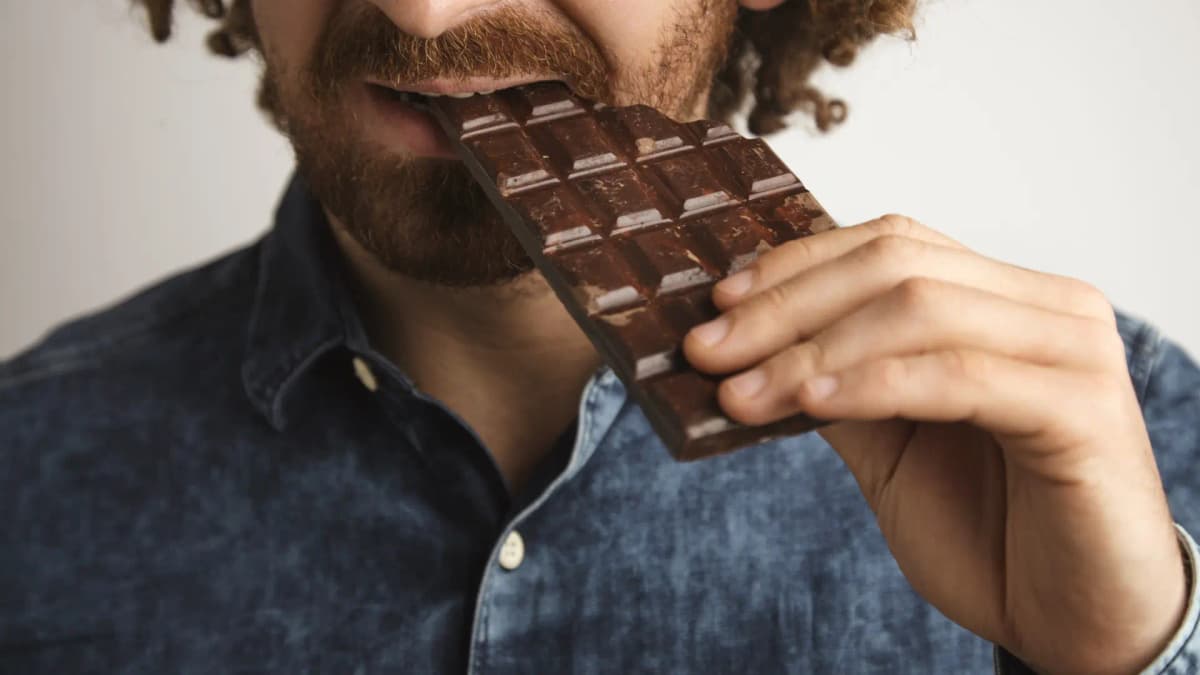 ¿Antojo de salado o chocolate? Tu cuerpo podría estar pidiendo estos nutrientes