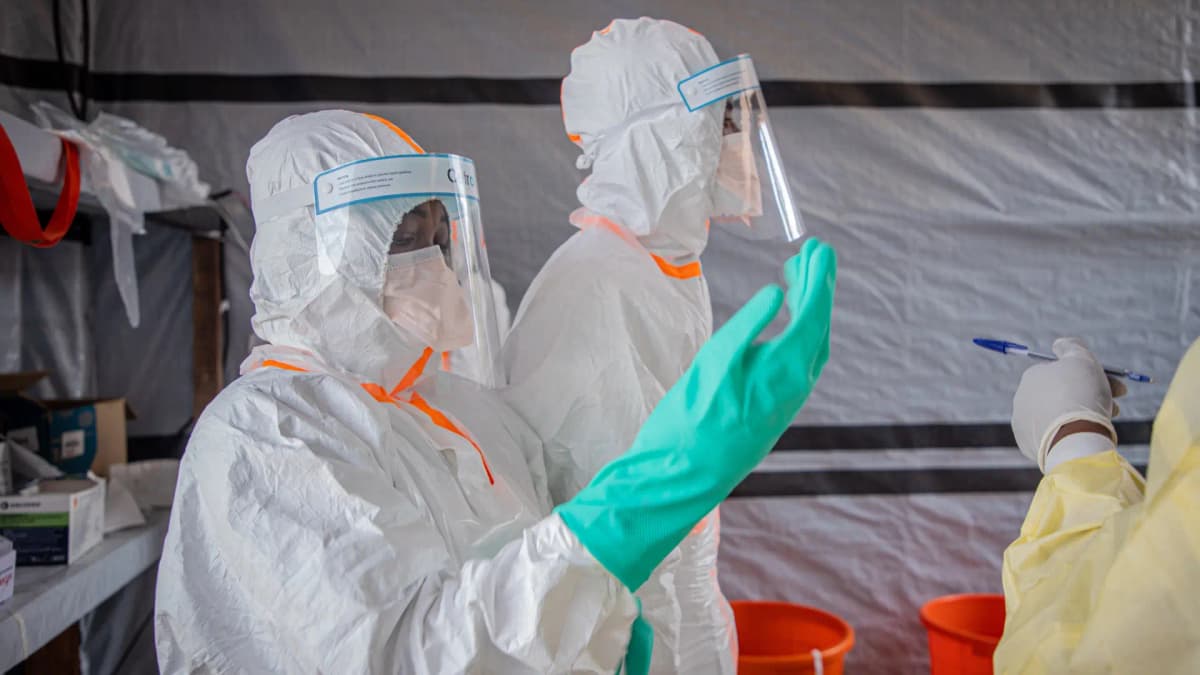 La OMS vuelve a alertar sobre la expansión del ébola en el Congo: "El 70% de la gente está muriendo en casa"