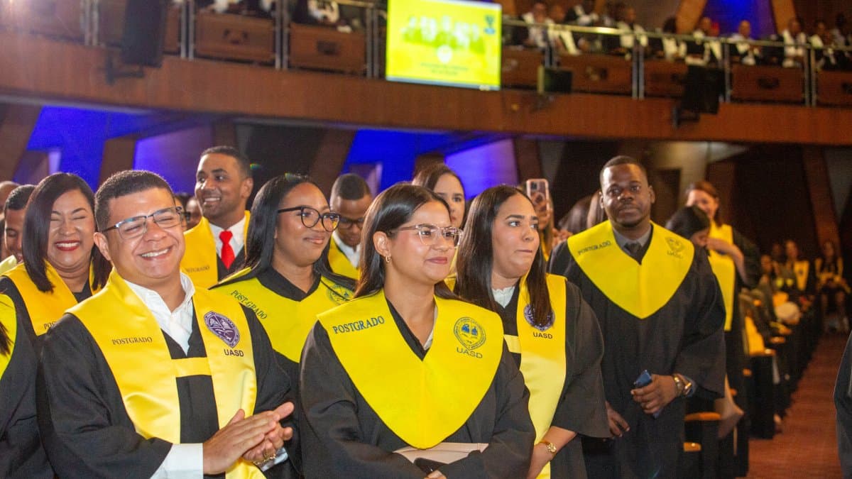 UASD gradúa a más de mil profesioales en posgrados; 528 en Ciencias de la Salud