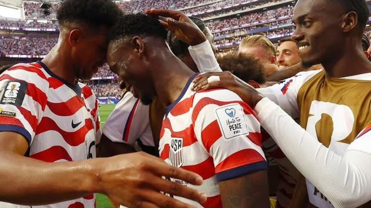 Trump felicita a la selección de Estados Unidos por su "gran victoria" frente a Paraguay en Mundial