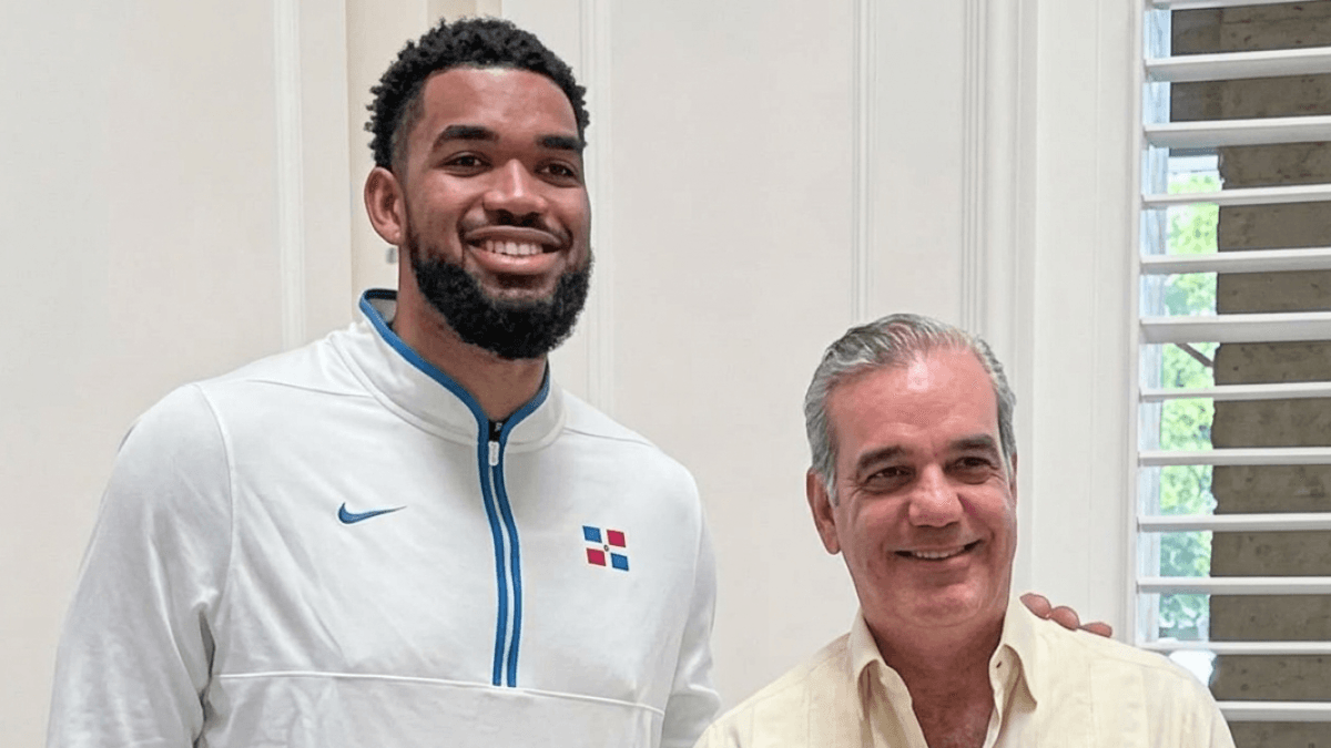 Los temas que conversaron Luis Abinader y Karl-Anthony Towns por videollamada