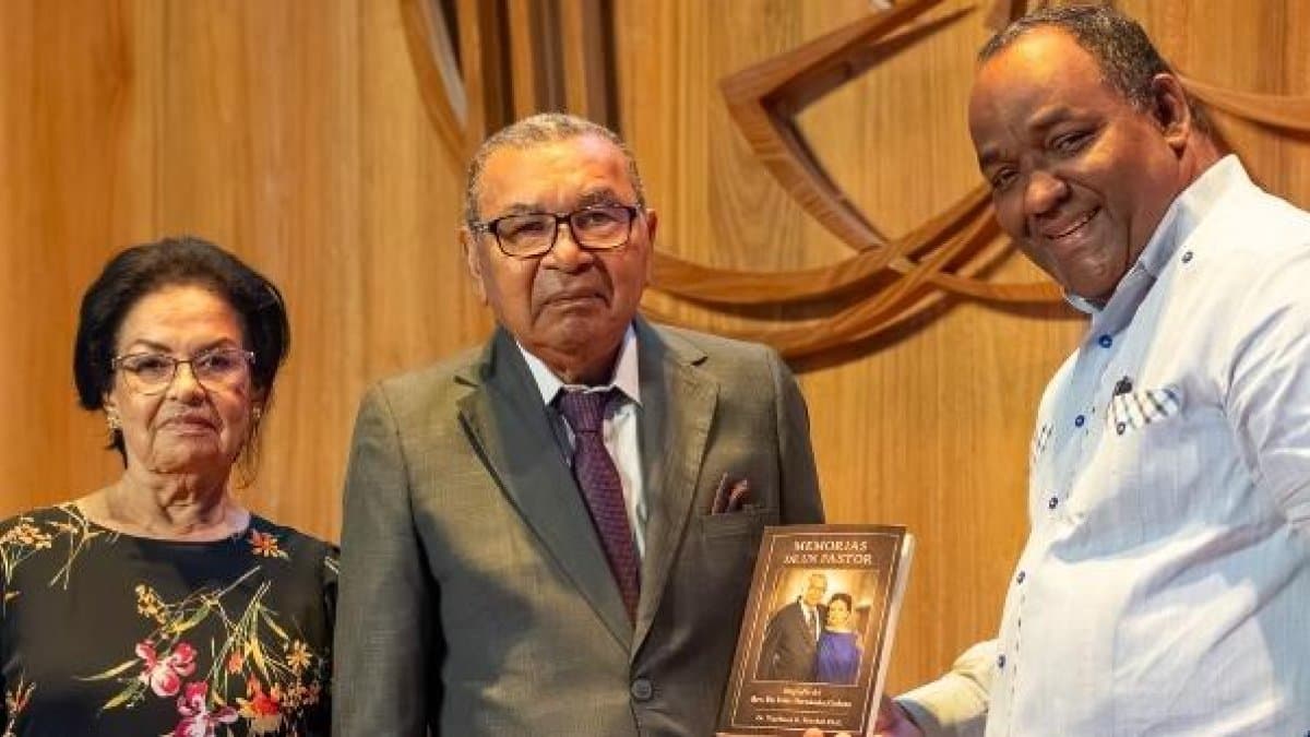 Circula libro que recoge los 65 años Ministeriales pastor Félix Hernández