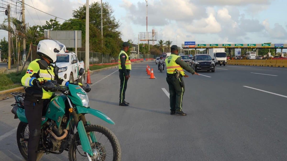 Digesett llama a utilizar rutas alternas por trabajos en la autopista Duarte y Las Americas