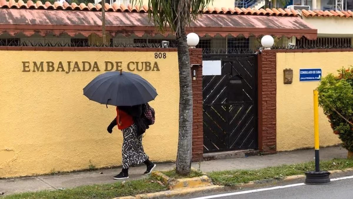 Cuba asegura Gobierno dominicano expulsó a diplomáticos cubanos por presión de Estados Unidos