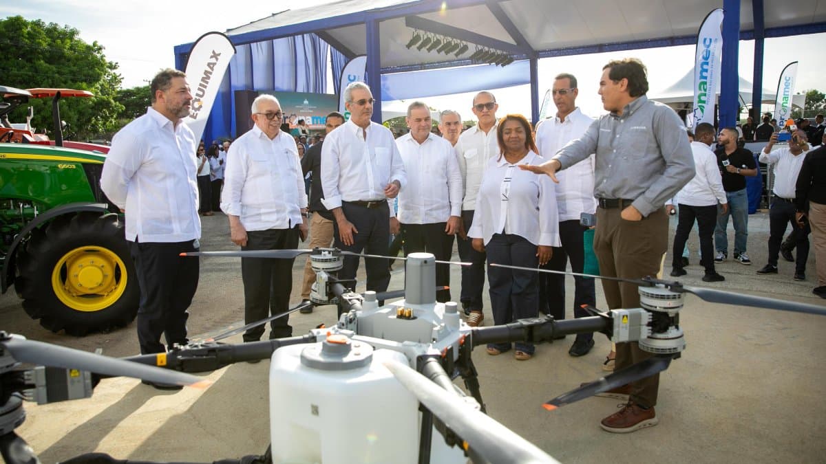 Luis Abinader pide a agricultores continuar tecnificándose para eliminar la mano de obra extranjera