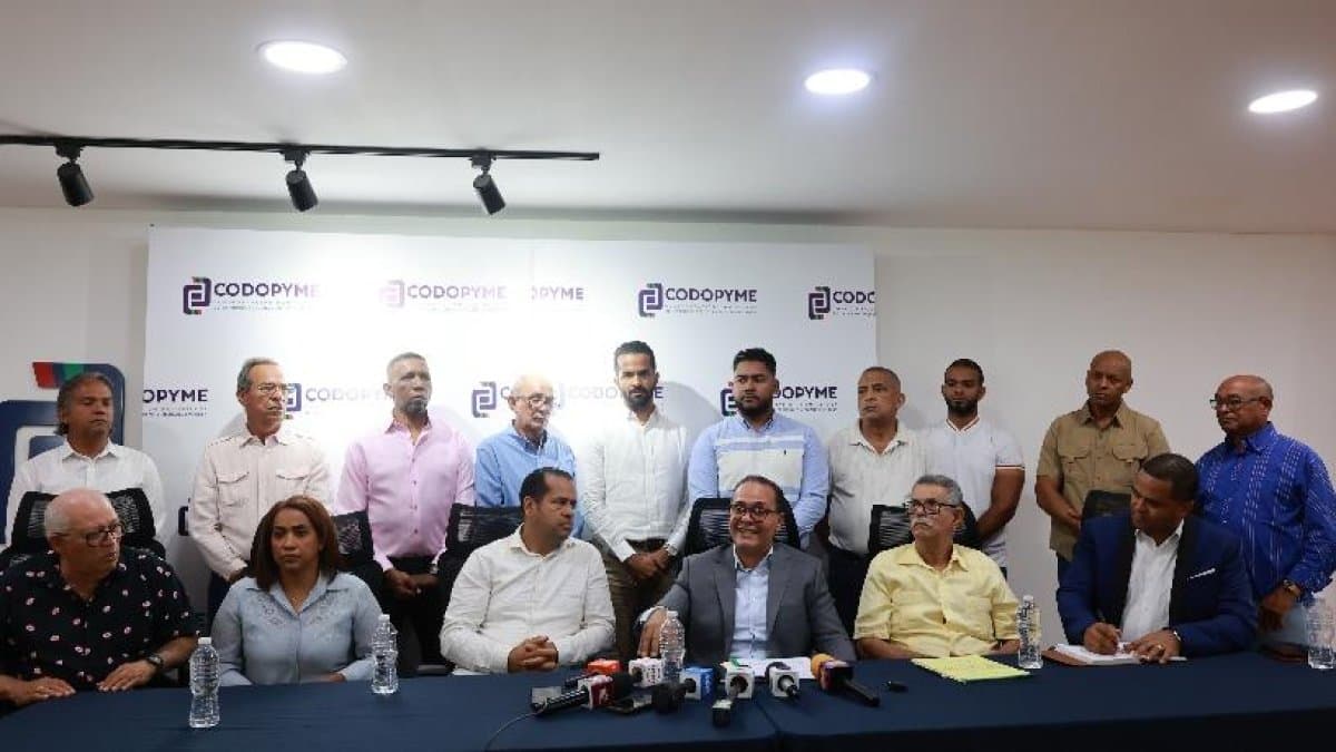 Adocalza afirma tendrá zapatos escolares a tiempo