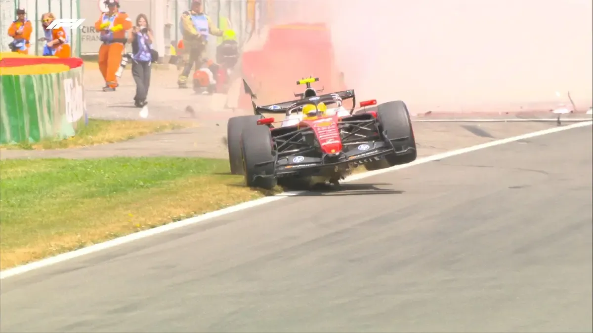 El líder asusta y accidente de Hamilton: destroza su Ferrari antes de la clasificación
