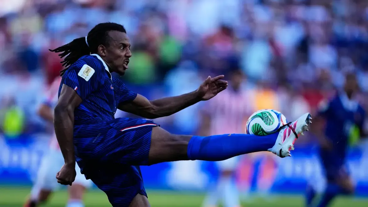 En Inglaterra afirman que el Tottenham va a por Koundé