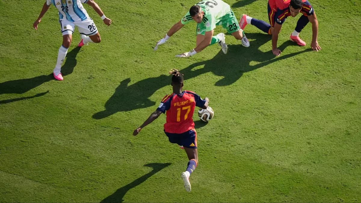 Escándalo: anulado un gol de Nico Williams por supuesta falta