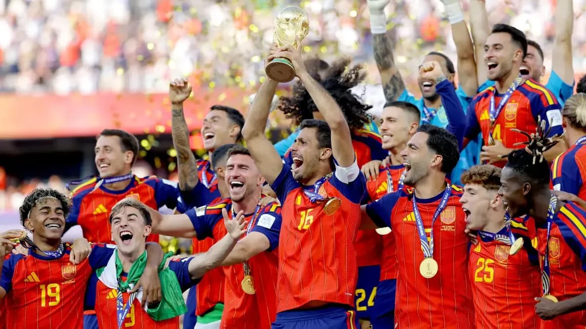 El mundo se rinde a España: "La selección más grande del siglo XXI"