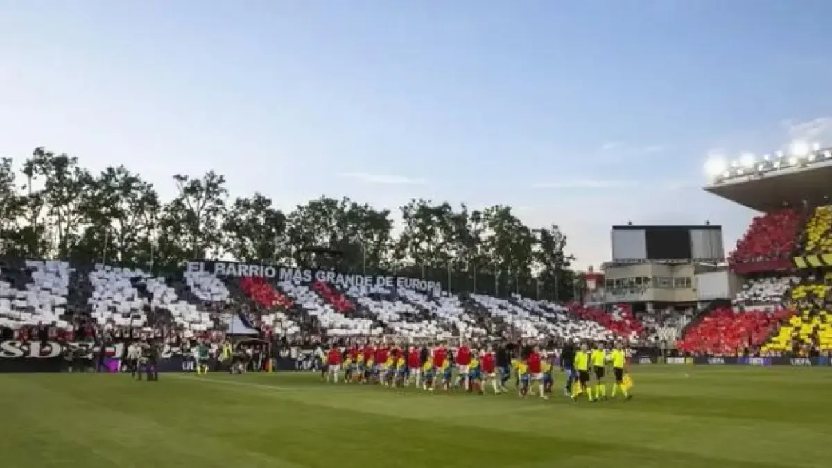 Así está el estadio del Rayo Vallecano: entenderán rápidamente por qué le han quitado la licencia