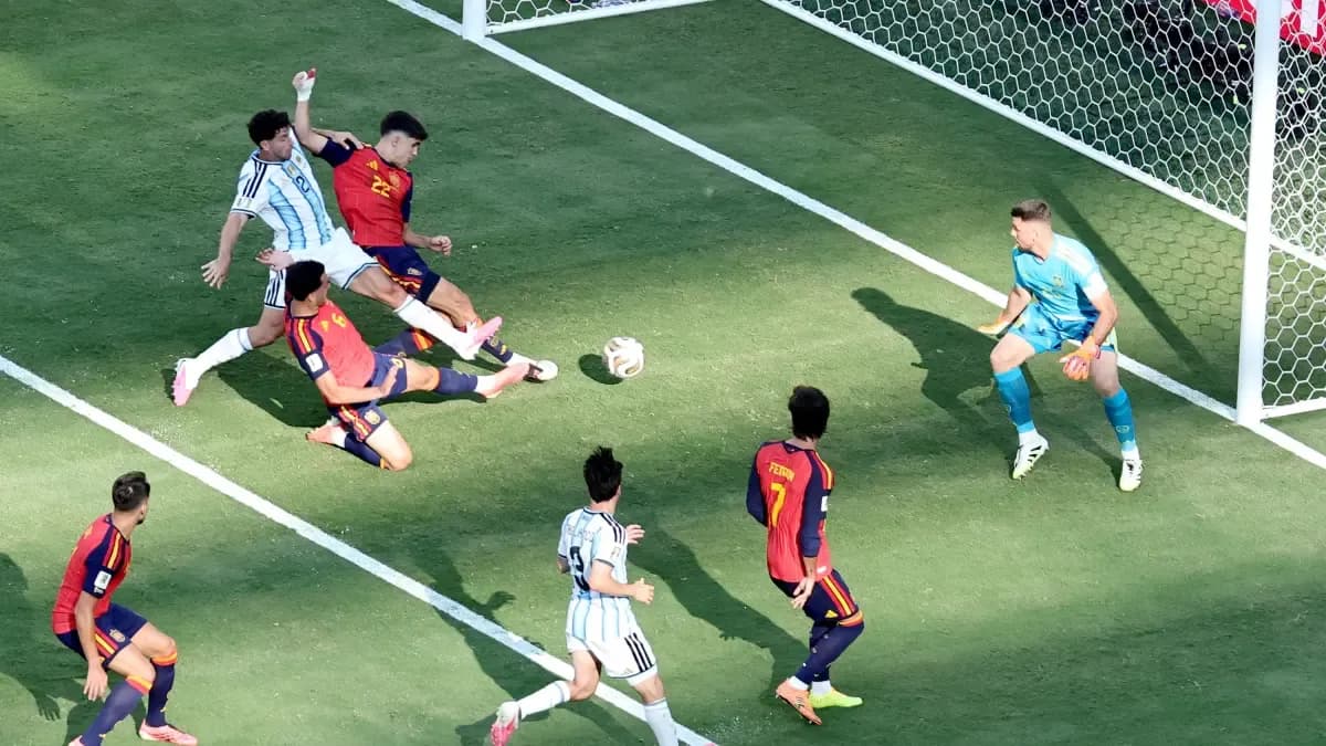 Cubarsí, el único mundialista del Barça intocable con pleno de minutos