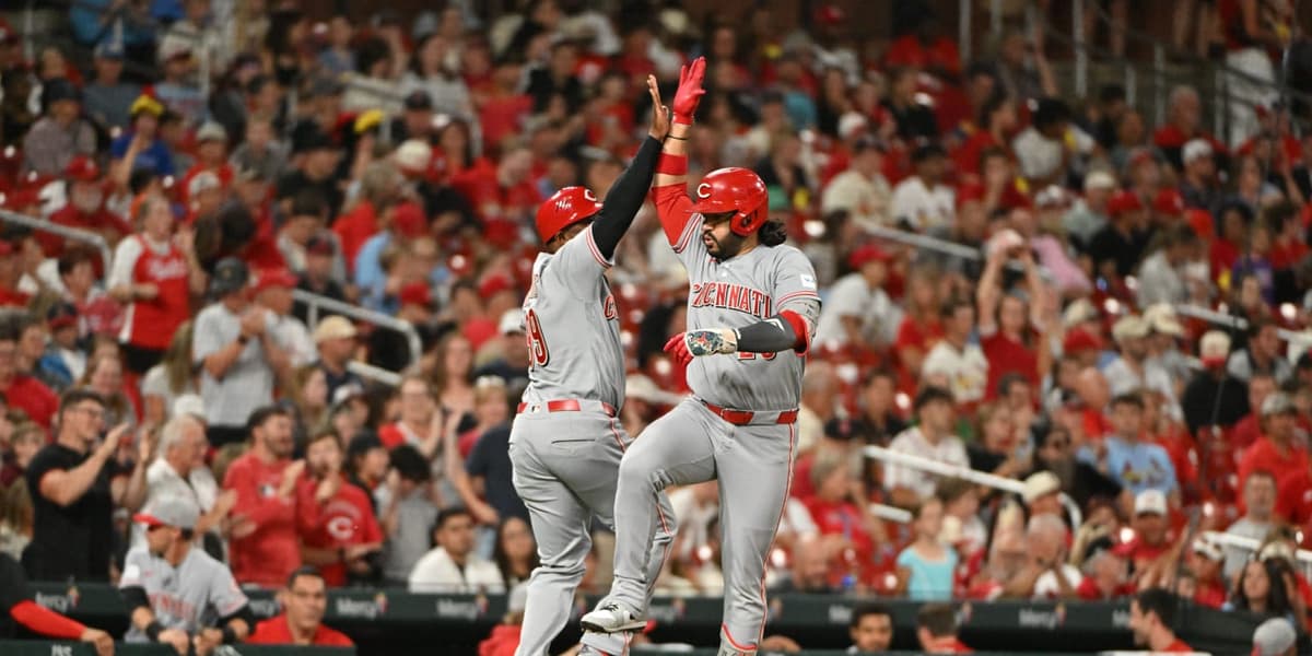 Suárez se viste de héroe con jonrón decisivo en triunfo ante Cardenales
