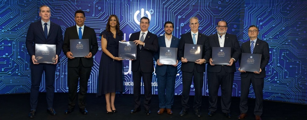 Banco Popular lanza libro sobre la revolución digital en RD