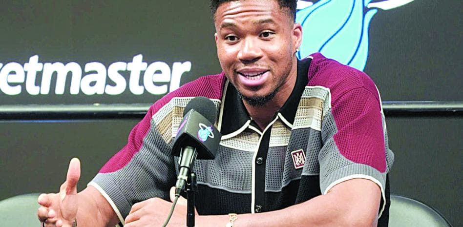 Brown y Antetokounmpo tendrán juegos de regreso en enero en la NBA