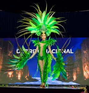 Moda, cultura y tradición brillan en Gala de Trajes Típicos del Miss Universo RD