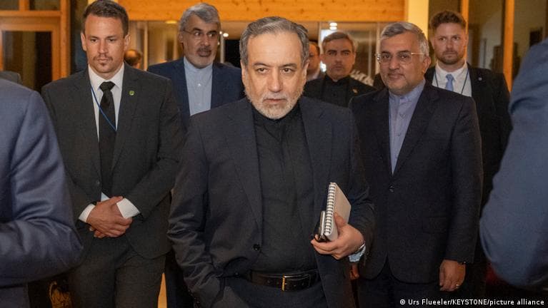 Presidente de Irán exige a EE.UU. cumplir lo acordado en las negociaciones de Suiza