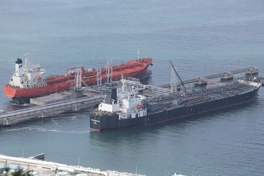 Acuerdo de paz entre EE.UU. e Irán provoca caída del brent al 4,6 %, hasta los 83 dólares