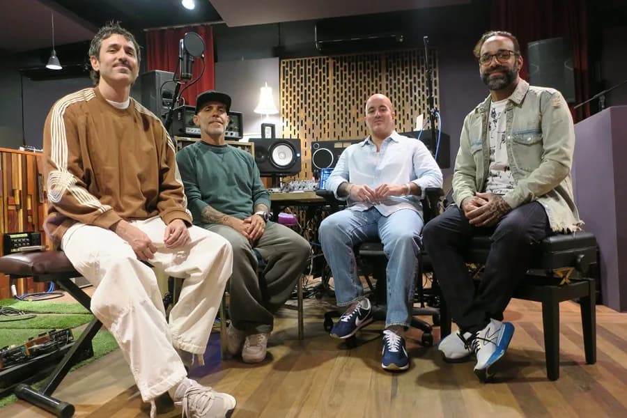 Cultura Profética celebra el romanticismo y se aparta de las malas noticias en nuevo álbum