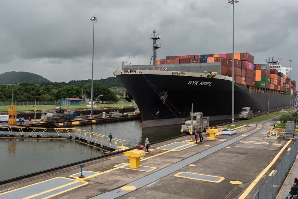 El fenómeno de El Niño amenaza la operación del Canal de Panamá y el transporte en América Latina