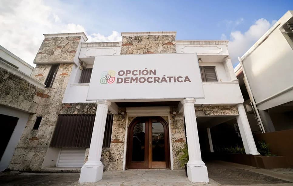 Opción Democrática protesta en demanda de rebaja de combustibles, indexación salarial y alto a la “Ley Mordaza”