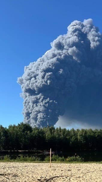 Mueren 8 personas en ataques con drones contra almacenes de comercio electrónico en Rusia