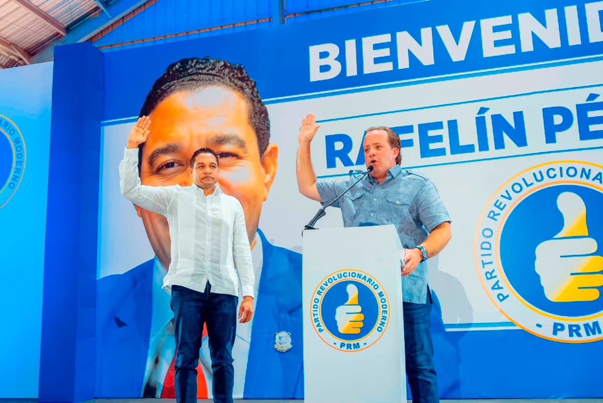 PRM juramenta al diputado de Pedernales Rafelin Pérez, quien abandonó la Fuerza del Pueblo