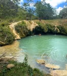 ¿Cansado del calor y los tapones? Estos balnearios son la escapada perfecta cerca de Santo Domingo
