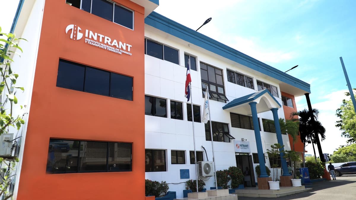 Nuevo modelo de licencias del Intrant revierte pérdidas; aporta casi RD$300 millones al Estado