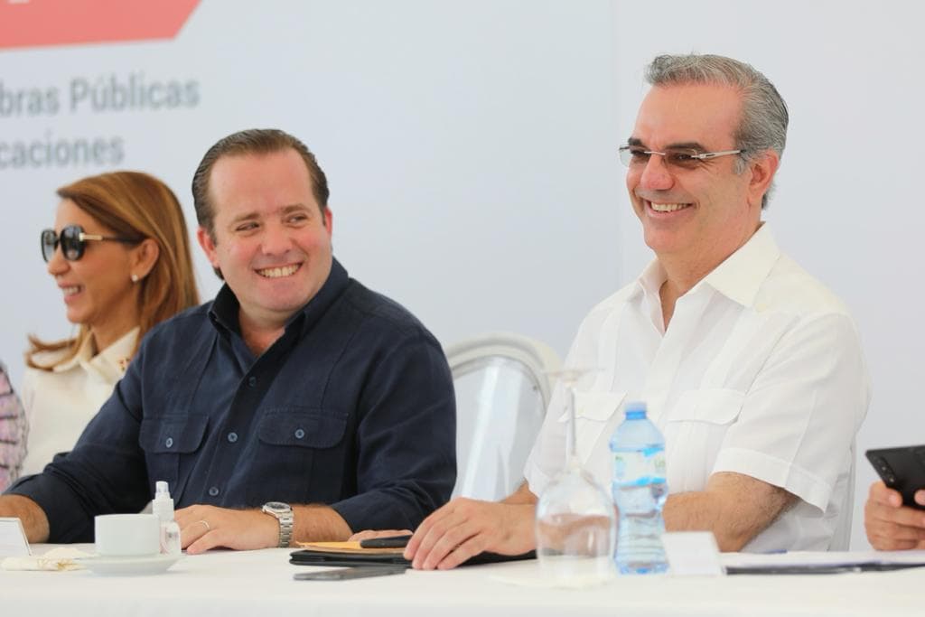 Paliza revela Abinader pondera asumir presidencia del PRM tras reestructuración interna
