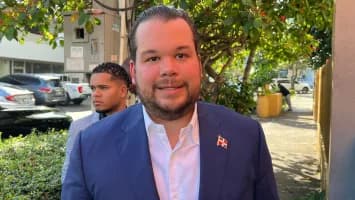 Orlando Jorge Villegas recuerda a su padre y abuela al continuar tradición familiar de apicultura