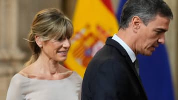 Tribunal confirma juicio a esposa del presidente del Gobierno español