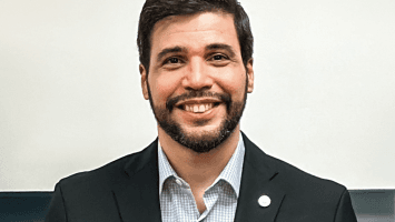 Un golpe en la mesa