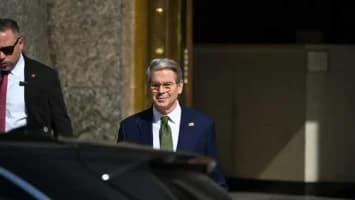 Bessent amenaza con sanciones a China por «destilar» modelos estadounidenses de IA