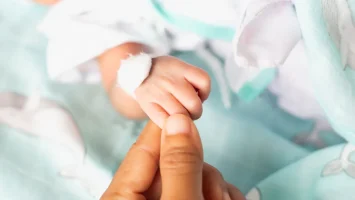 Una mujer es condenada a siete años de prisión por tráfico de bebés en Indonesia