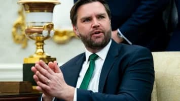 Vance dice que negativas de Irán sobre contactos con EEUU son una «táctica de negociación»