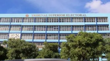 Legisladores respaldan fallo del TSE que frena recorte de fondos a partidos