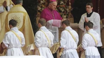 ‘Lefebvrianos’ dicen no se les dio oportunidad de explicar al papa ordenación de obispos