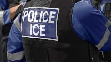 Jueza ordena agua, comida y tiempo al aire libre para los detenidos por ICE en California